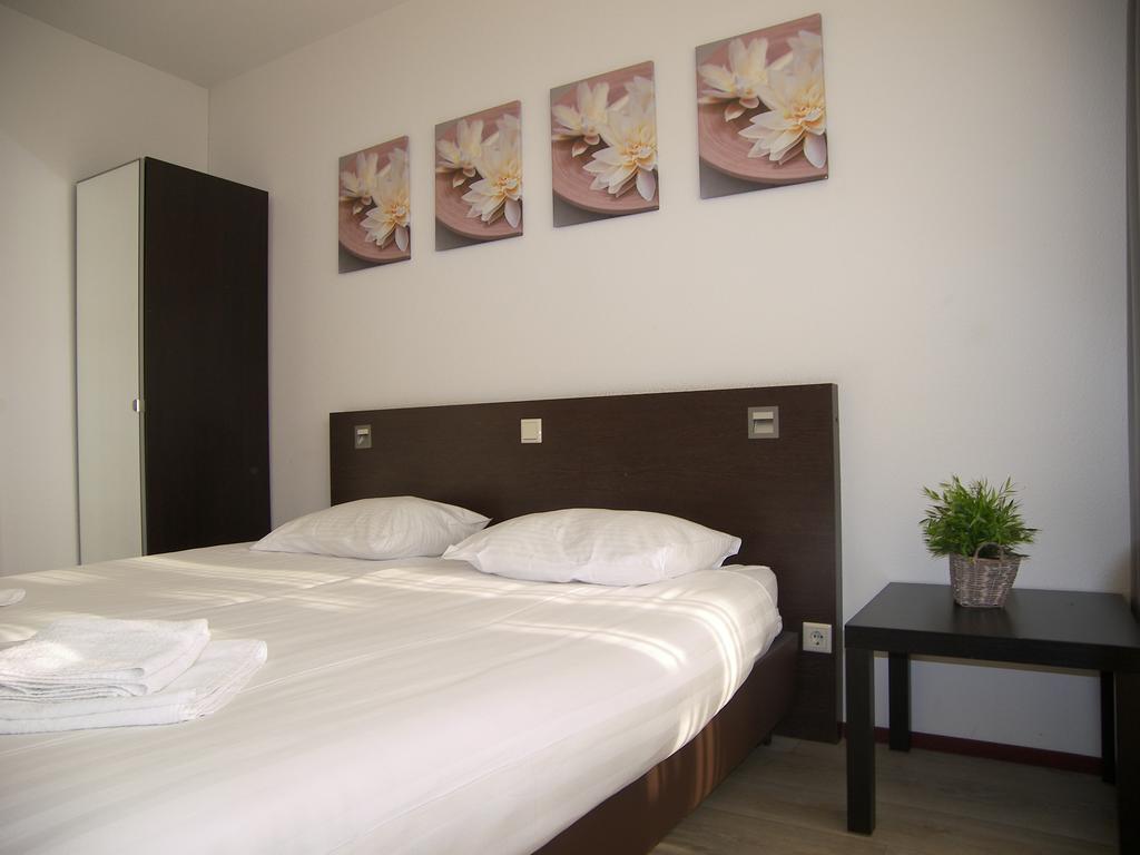 Hotel De Markt Valkenswaard Oda fotoğraf
