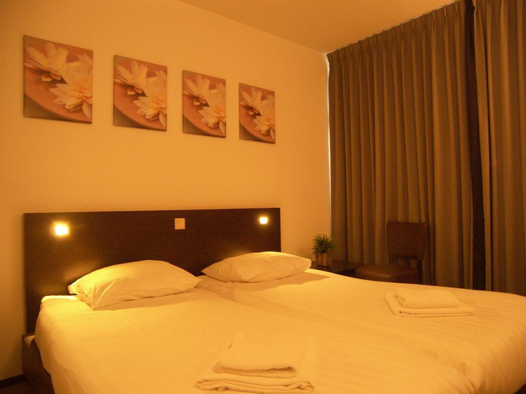 Hotel De Markt Valkenswaard Oda fotoğraf