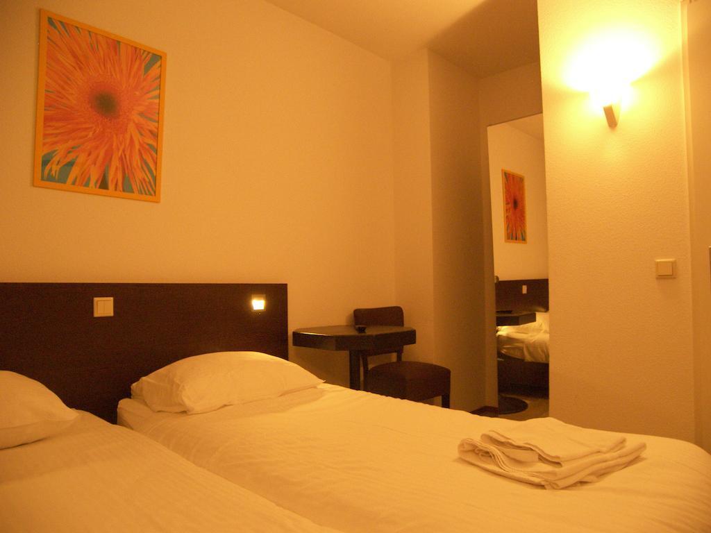 Hotel De Markt Valkenswaard Oda fotoğraf